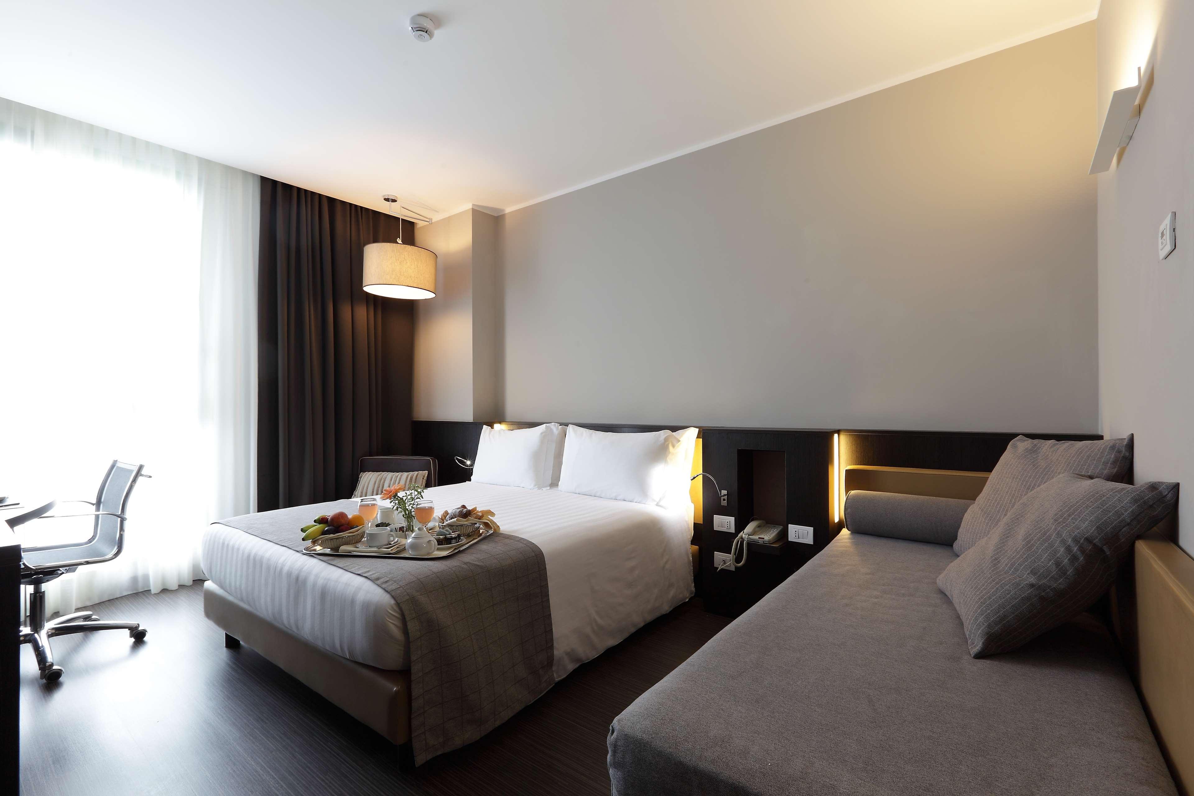 Best Western Premier Chc Airport Genoa Bagian luar foto