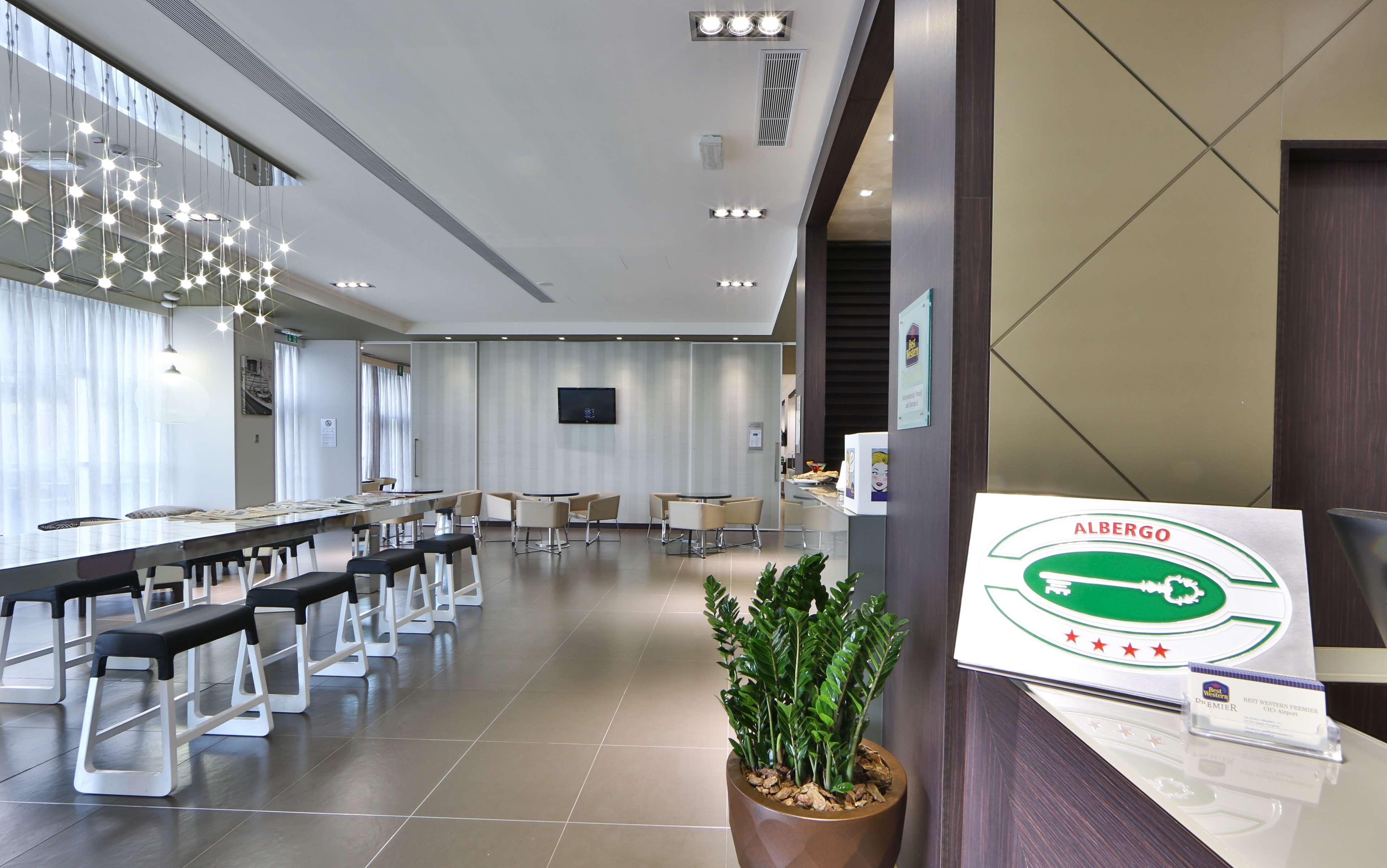 Best Western Premier Chc Airport Genoa Bagian luar foto