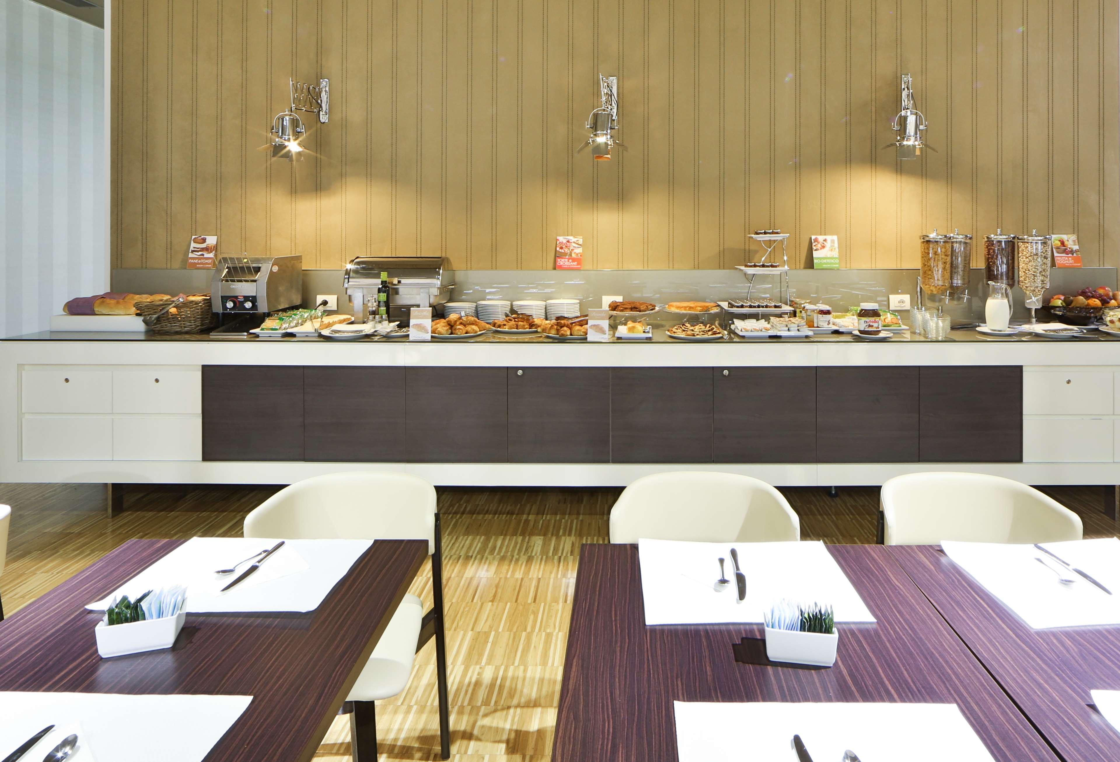 Best Western Premier Chc Airport Genoa Bagian luar foto