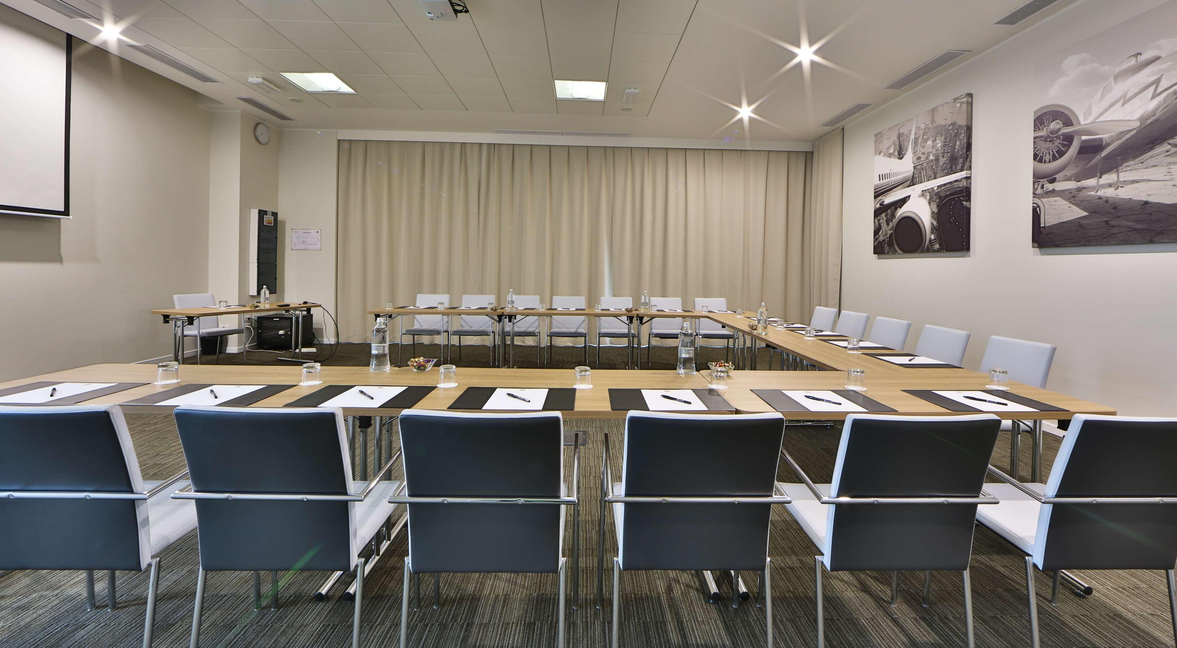 Best Western Premier Chc Airport Genoa Bagian luar foto