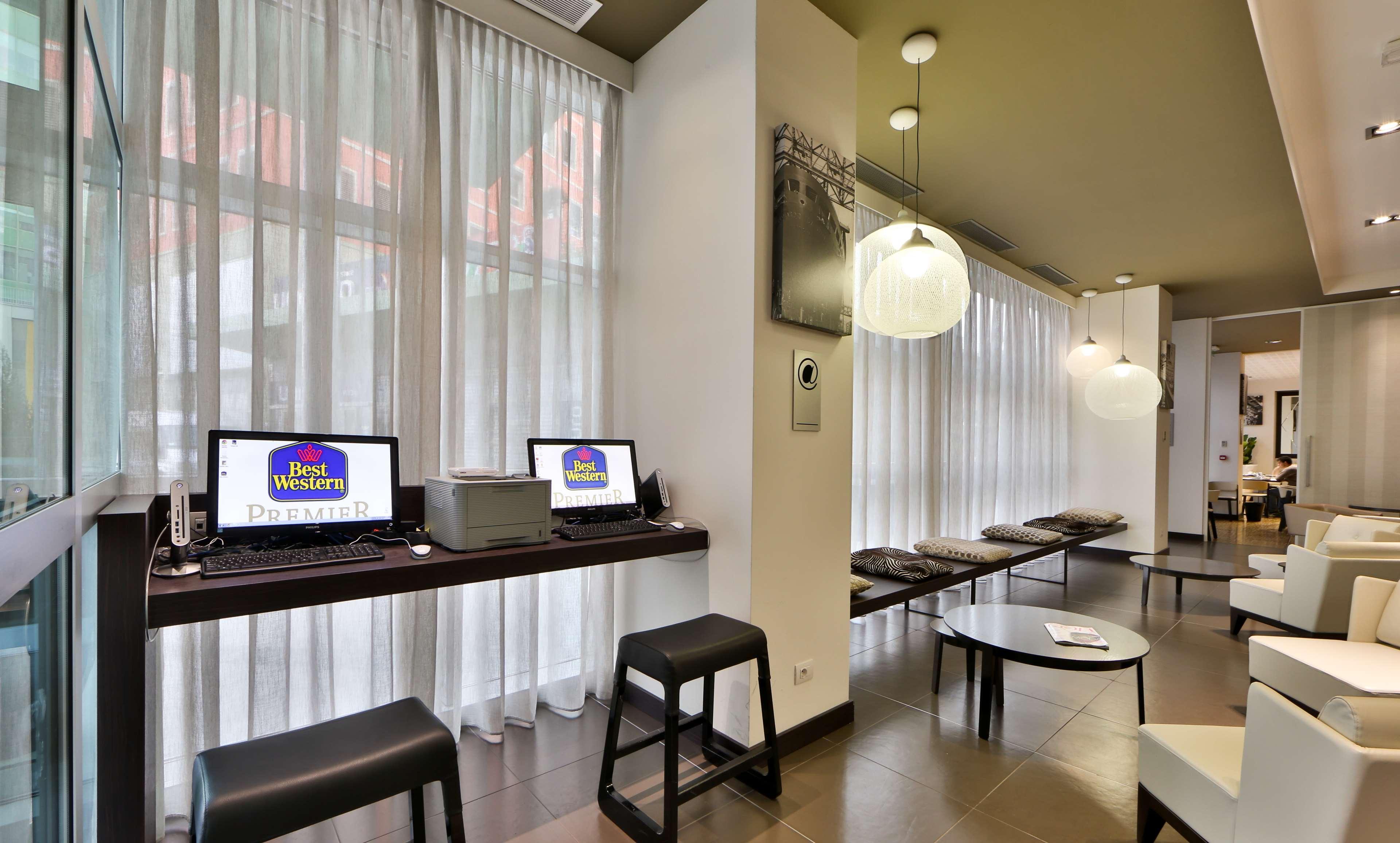 Best Western Premier Chc Airport Genoa Bagian luar foto