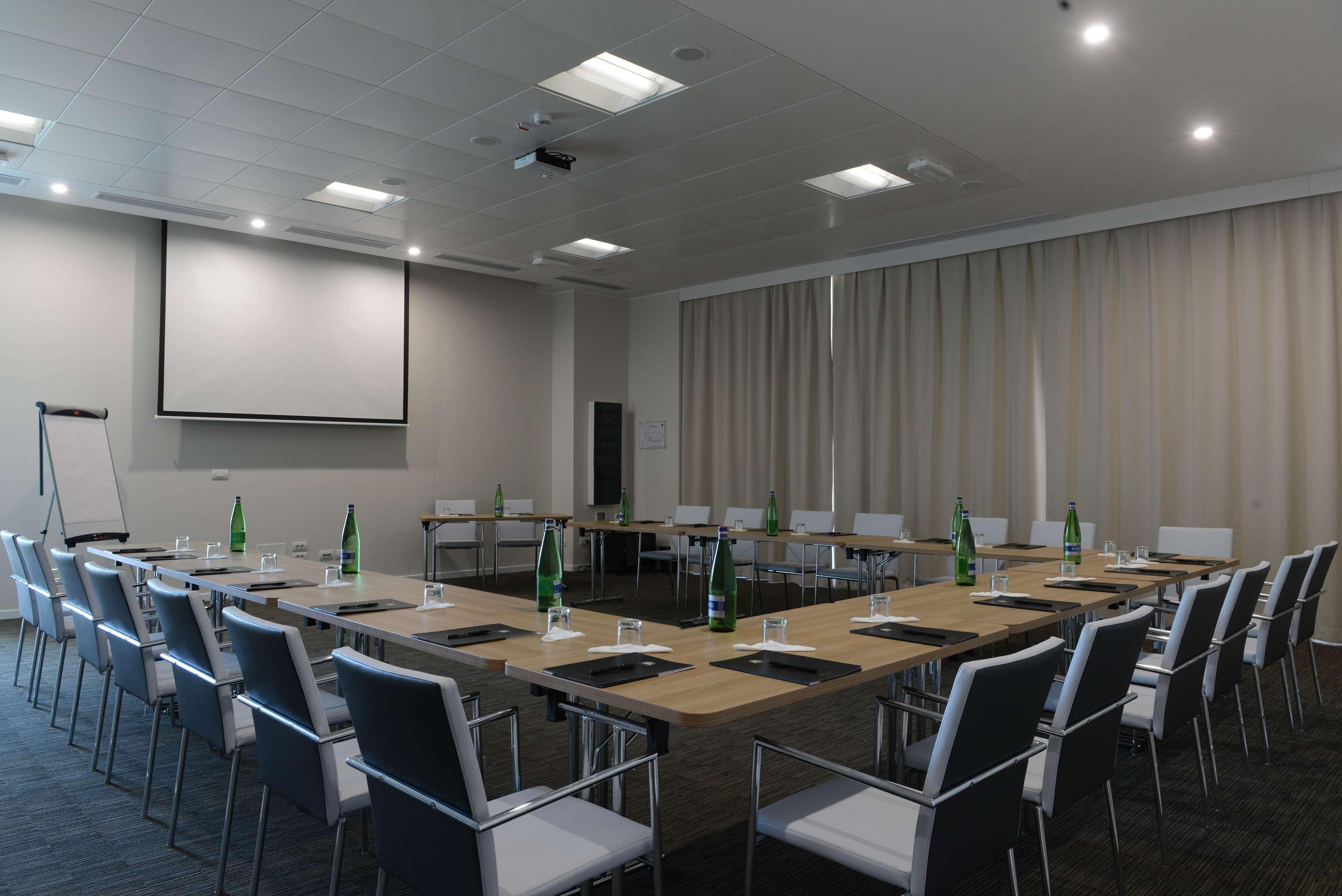 Best Western Premier Chc Airport Genoa Bagian luar foto