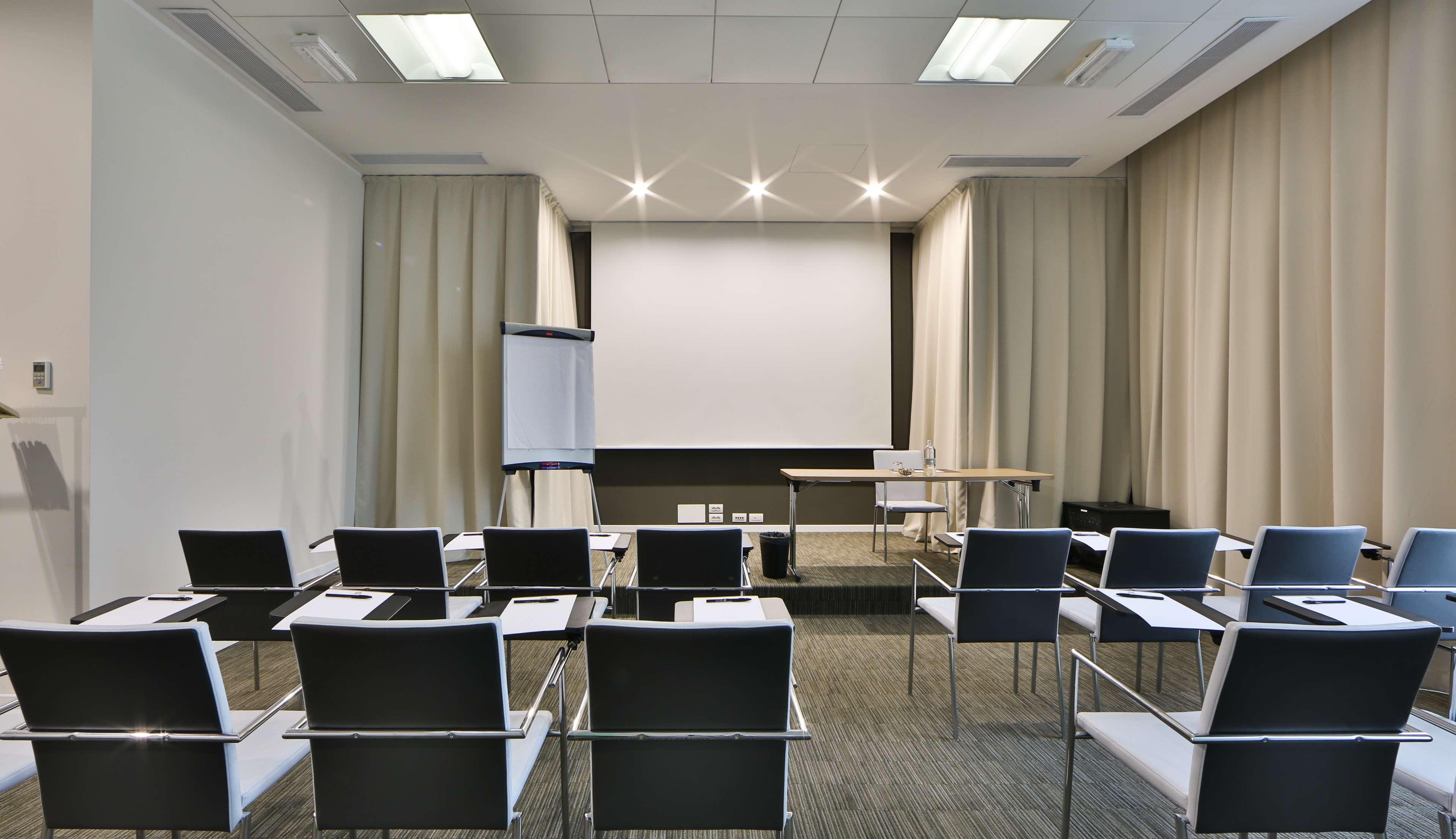 Best Western Premier Chc Airport Genoa Bagian luar foto