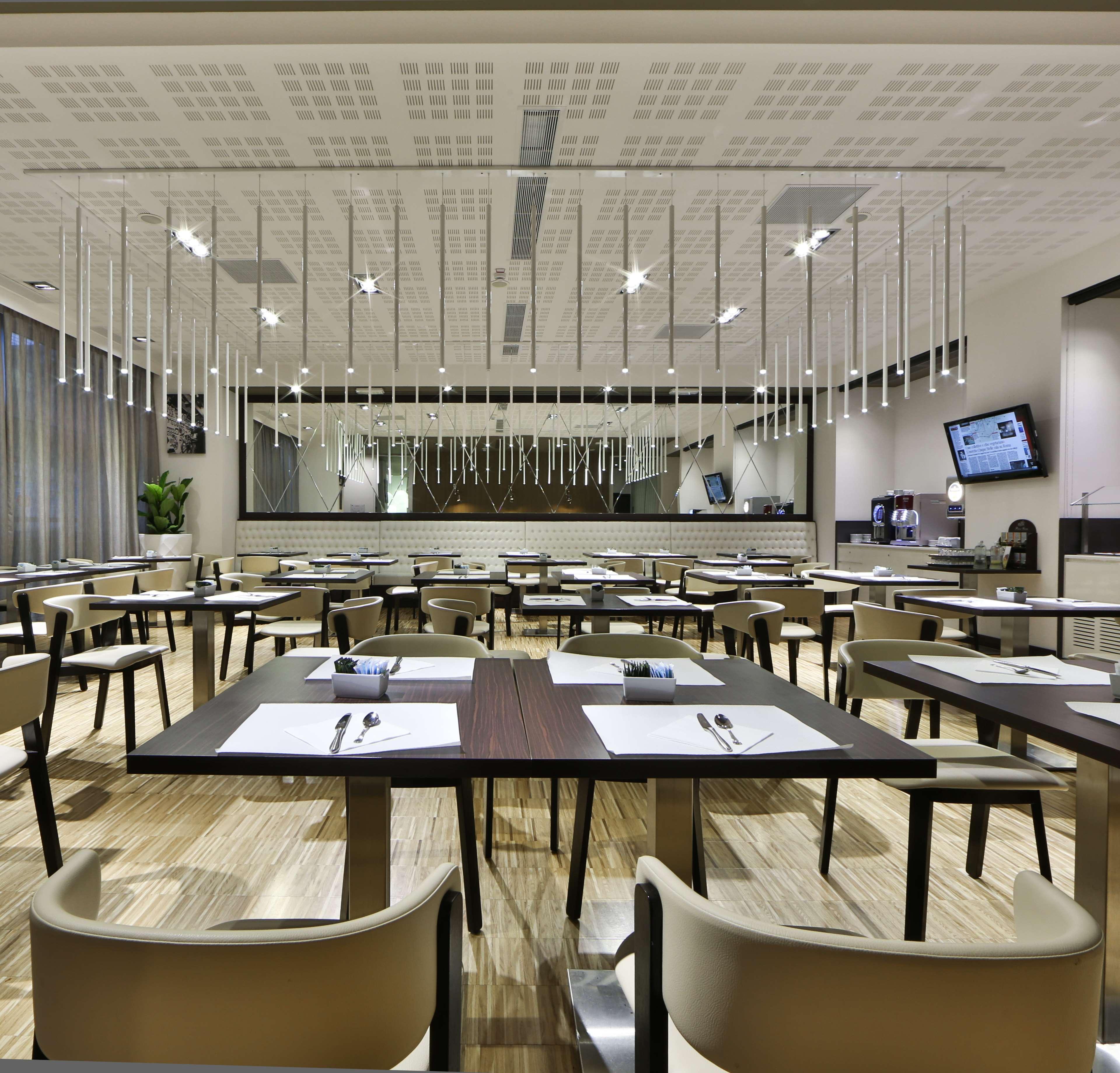Best Western Premier Chc Airport Genoa Bagian luar foto